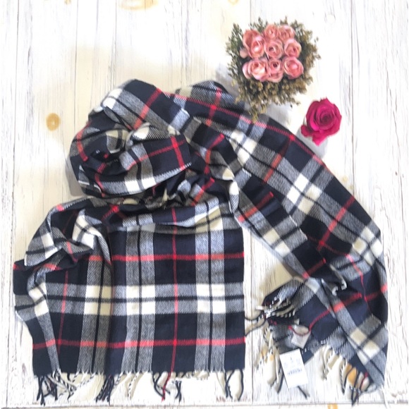 J. Crew Accessories - 🌺 Neck scarf